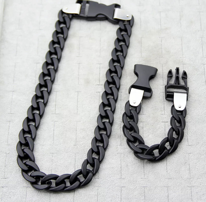 Black acrylic chain and bracelet set